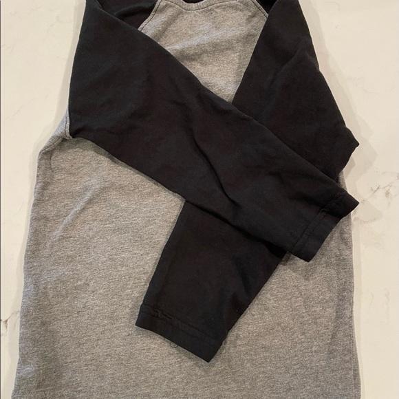 Boys bundle of 3 long sleeve t shirts - Picture 5 of 7